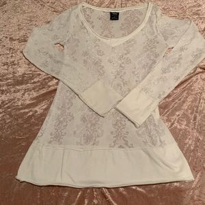 Super cute soft shirt by Vanity❤️